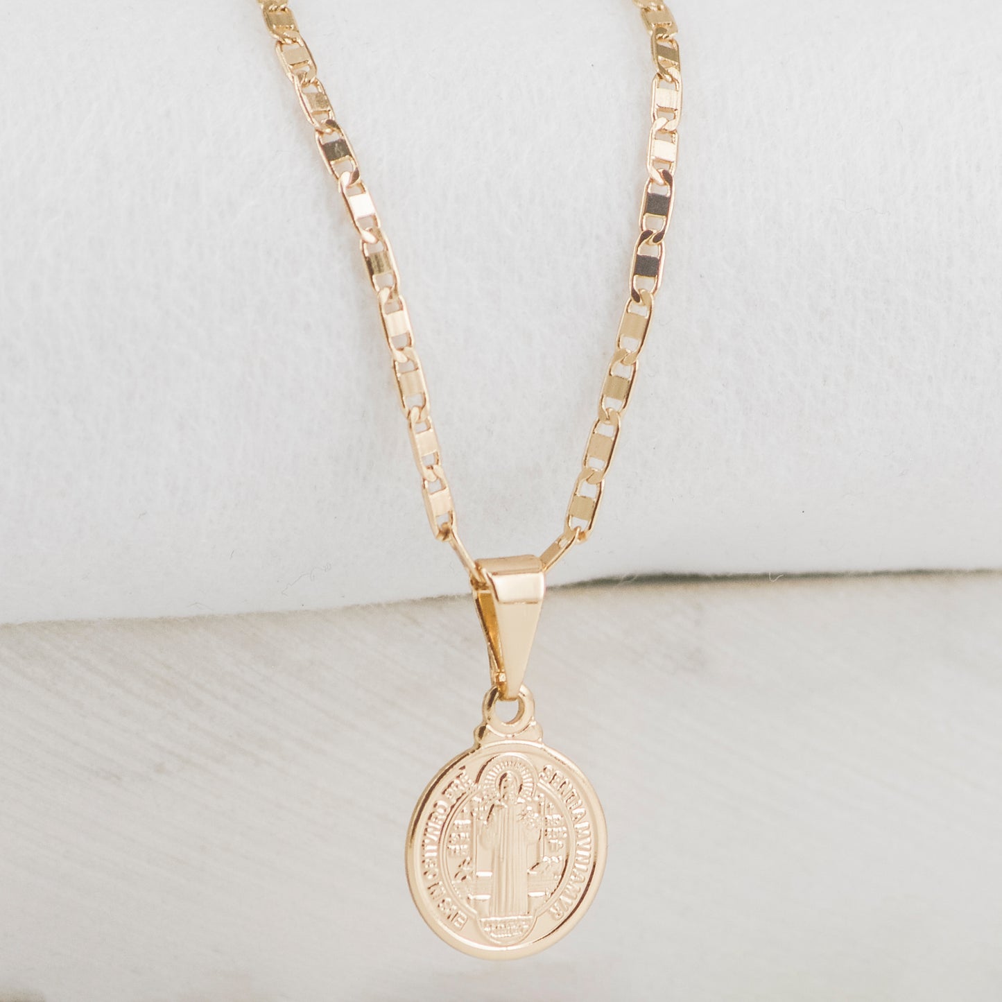 COMBO CADENA ESCALERA + DIJE SAN BENITO